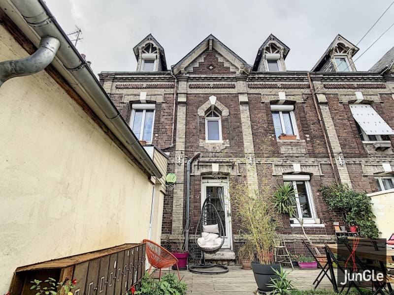 maison ancienne en brique avec du cachet à vendre sur la rive sud de ROUEN